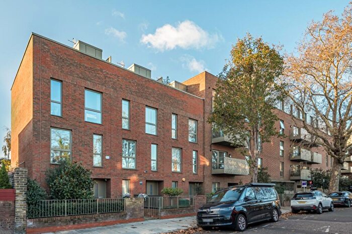 1 Bedroom Flat To Rent In Lomond Grove London, SE5