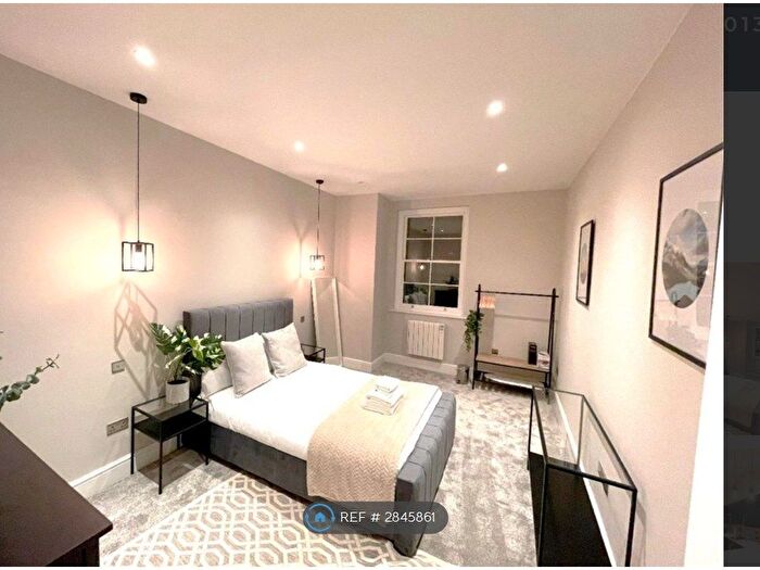 1 Bedroom Flat To Rent In Elmfield House, Doncaster, DN1