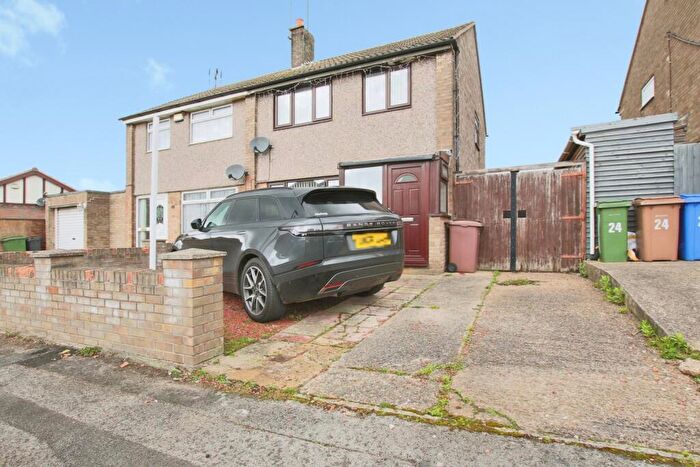 3 Bedroom Semi-Detached House For Sale In Churchill Avenue, Burstwick, Hull, HU12