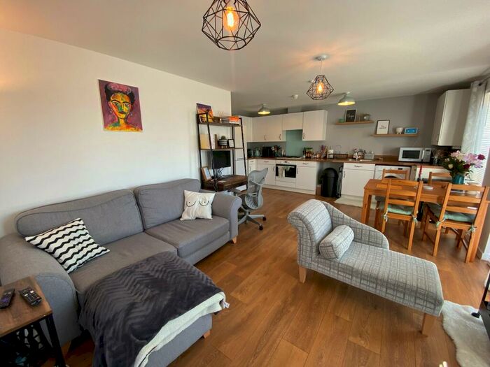 2 Bedroom Apartment To Rent In Kenney Street, BS13