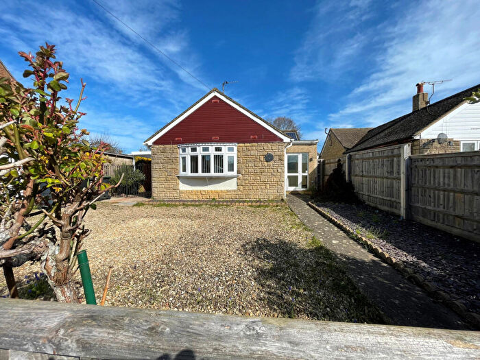 3 Bedroom Detached Bungalow For Sale In St Nicholas Road, Tackley, OX5