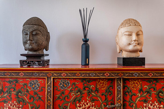 2 Bedroom Flat For Sale In Redcliffe Gardens, London, SW10