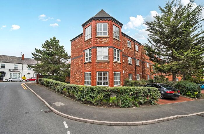 3 Bedroom Flat For Sale In Thomas Brassey Close, Hoole, Chester, CH2