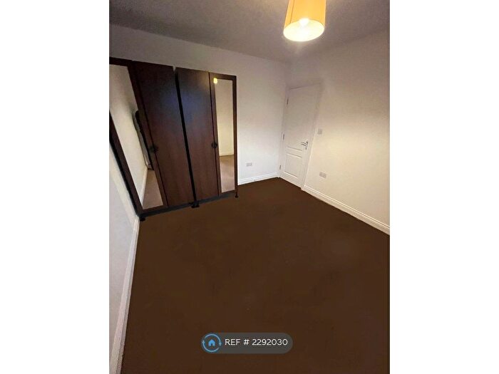 1 Bedroom Flat To Rent In Hale Grove Gardens, London, NW7