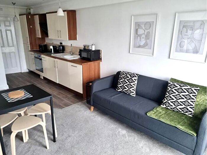 2 Bedroom Apartment To Rent In Pencisley Road, Llandaff, Cardiff, CF5