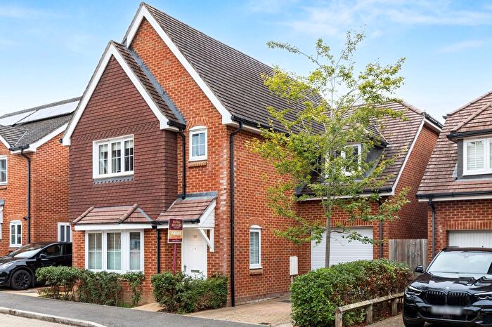 4 Bedroom Detached House For Sale In Daux Avenue, Billingshurst, RH14