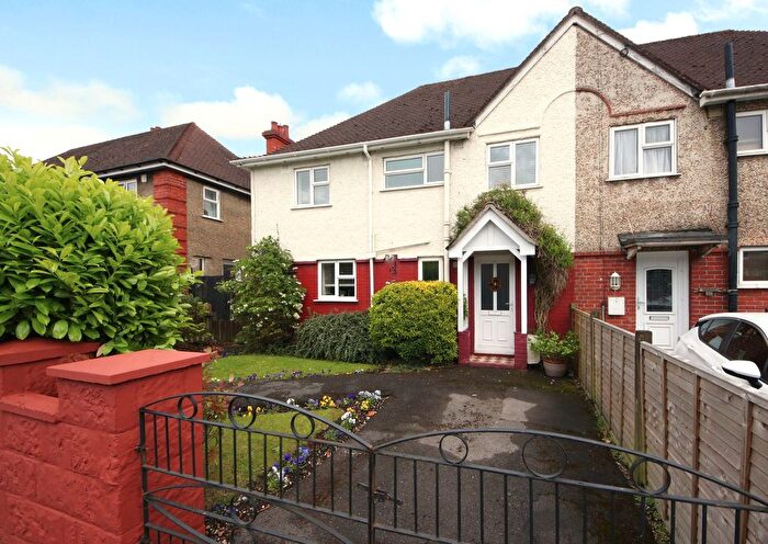 3 Bedroom Semi Detached House For Sale In Deacon Road, Bitterne, SO19