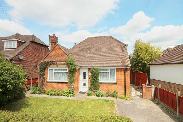 3 Bedroom Detached House To Rent In Vale Road, Haywards Heath, West Sussex, RH16