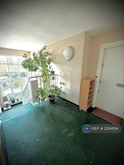 1 Bedroom Flat To Rent In Gloucester Square, London, E2