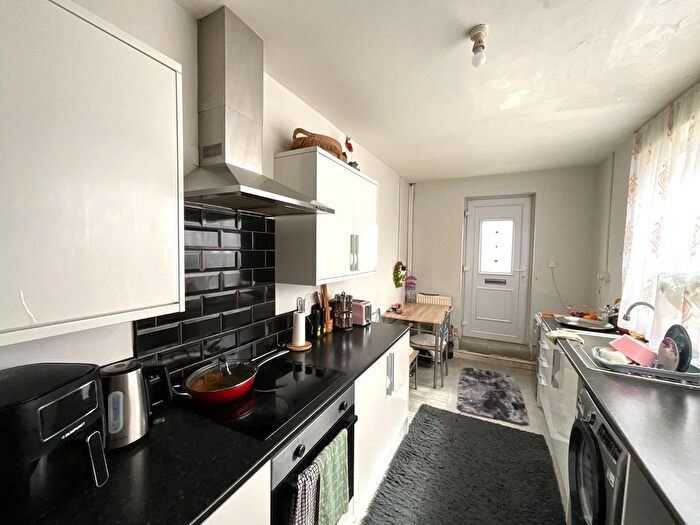 3 Bedroom Terraced House For Sale In New Street, Bentley, Doncaster, DN5