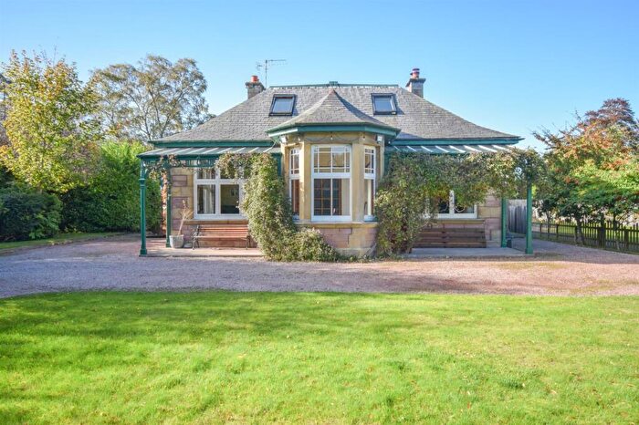 4 Bedroom Detached House For Sale In Drummond Road, Inverness, IV2