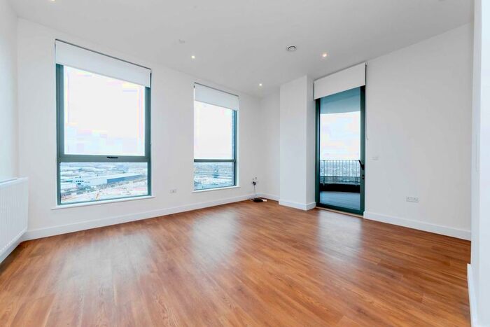 2 Bedroom Flat To Rent In Union Way, London, NW10