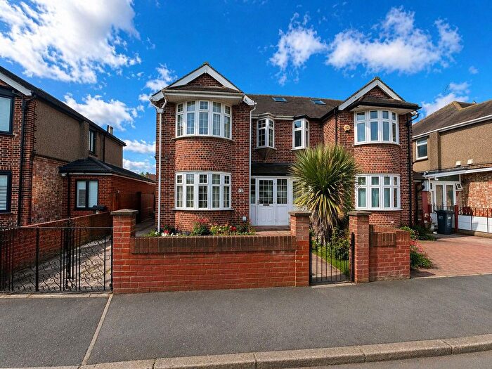 3 Bedroom Semi Detached House For Sale In Harlington Road West, Feltham, Greater London, TW14