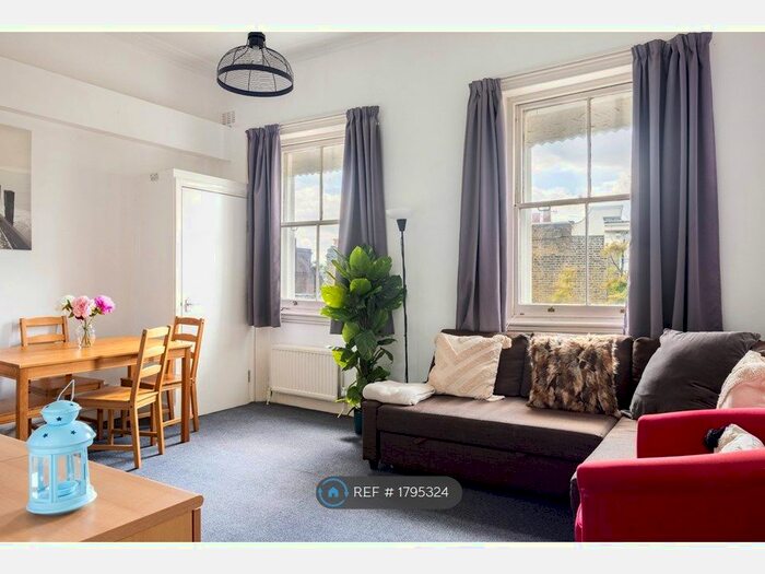 3 Bedroom Flat To Rent In Redcliffe Gardens, London, SW10