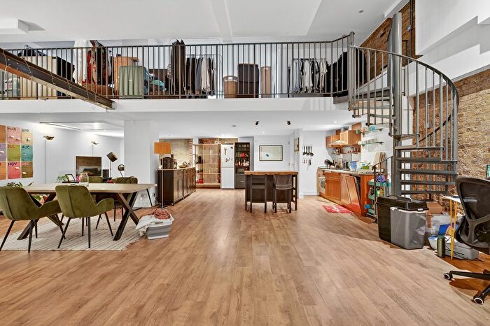 1 Bedroom Flat To Rent In The Chandlery, Gowers Walk, Aldgate East, E1