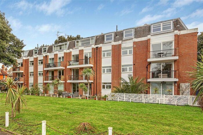 2 Bedroom Flat To Rent In Beech Court, River Reach, Teddington, Middlesex, TW11