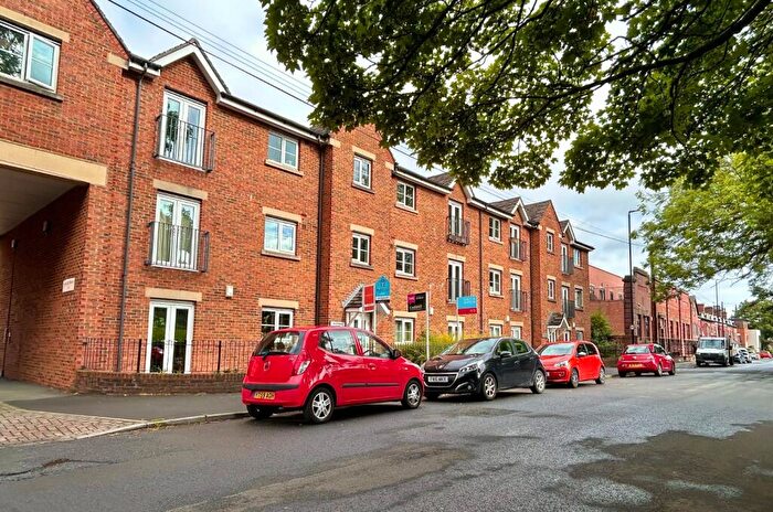 2 Bedroom Flat To Rent In Abbots Mews, Burley, Leeds, LS4