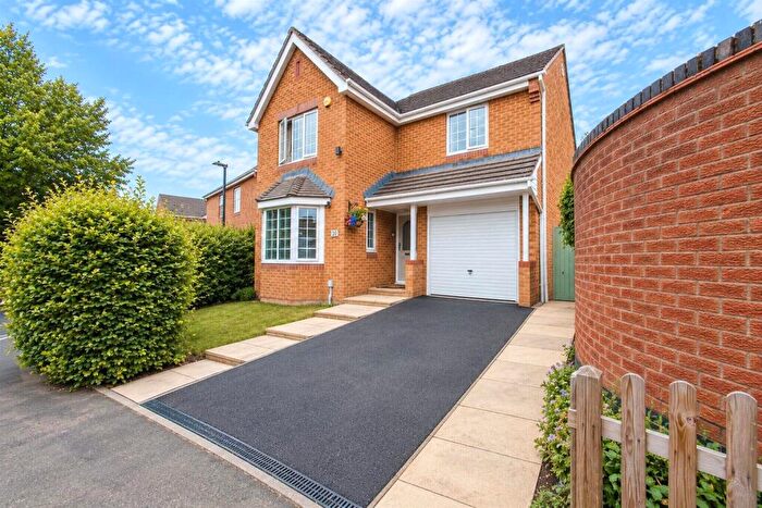 3 Bedroom Detached House For Sale In Warrener Close, Groundwell West, Swindon, Wiltshire, SN25