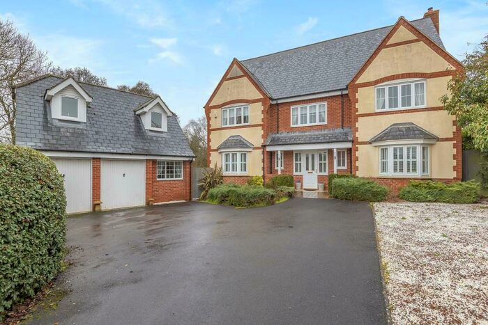 5 Bedroom Detached House To Rent In Newbury, Berkshire, RG20