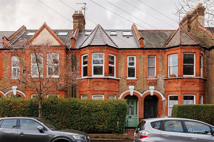 2 Bedroom Flat For Sale In Carr Road, Walthamstow, E17