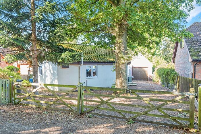 2 Bedroom Bungalow For Sale In Beechwood Drive, Meopham, Gravesend, Kent, DA13