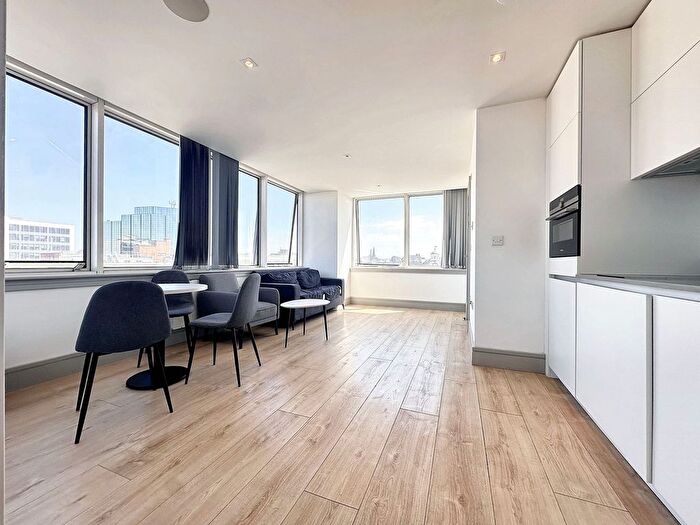 Studio To Rent In Market Square, Mercantile House, UB8