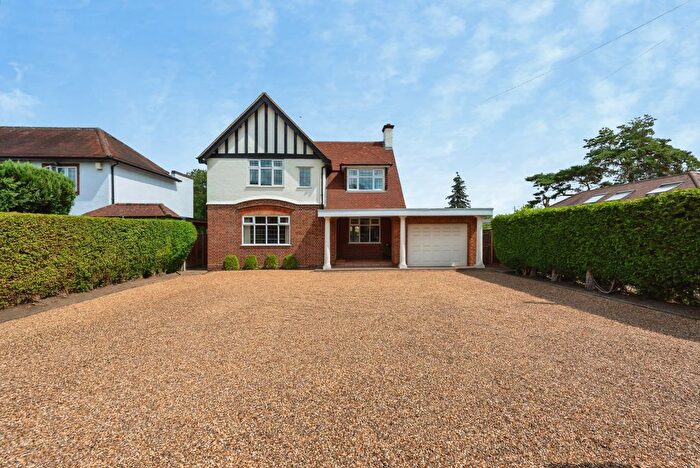 4 Bedroom Detached House For Sale In Staines Road, Laleham, Staines-Upon-Thames, TW18