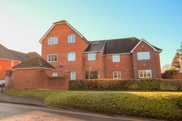 1 Bedroom Flat To Rent In Grove Court, Newbury RG14