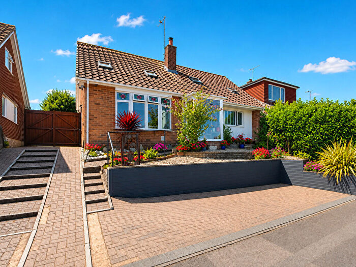 4 Bedroom Detached Bungalow For Sale In Fern Road, Hythe, Southampton, SO45