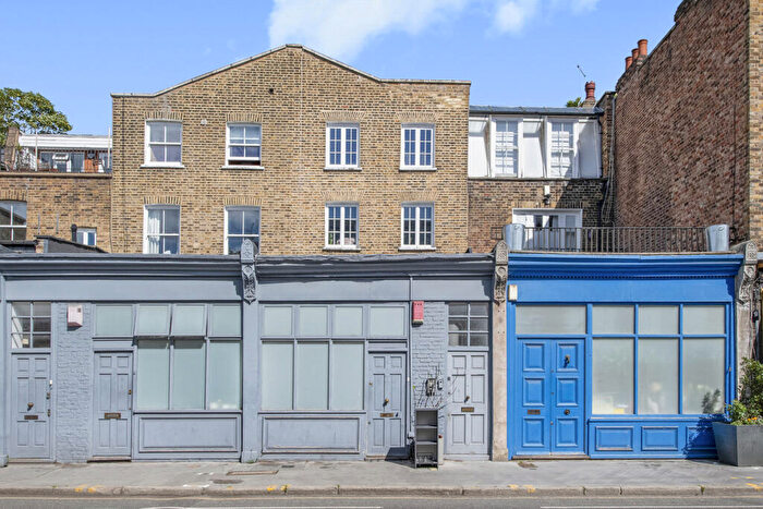 2 Bedroom Apartment For Sale In Liverpool Road, London, N1