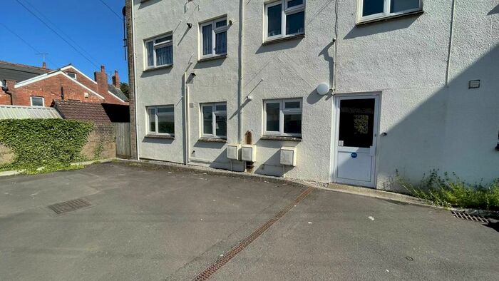 2 Bedroom Flat To Rent In Springfield Flats, Chard, TA20