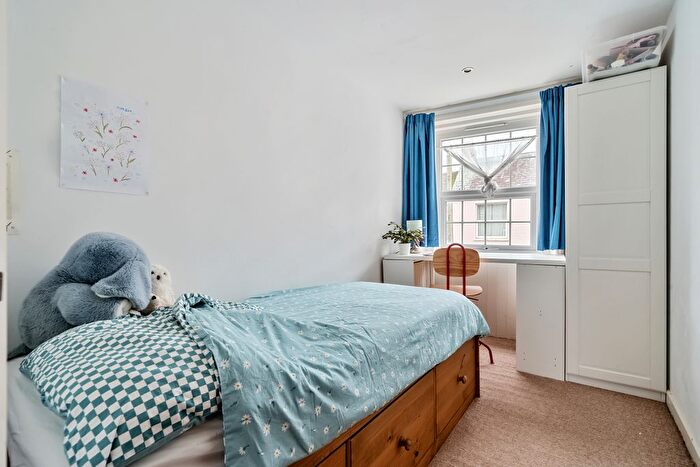 3 Bedroom Terraced House For Sale In Westgate Street, Taunton, TA1