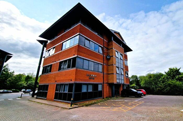 1 Bedroom Apartment To Rent In Balmoral House, Windsor St, M5