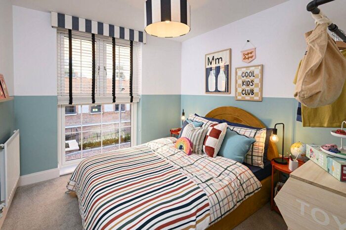 4 Bedroom Property For Sale In Horlicks Quarter, Slough, SL1