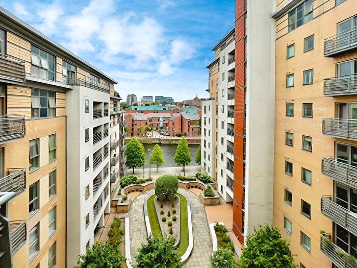 2 Bedroom Flat To Rent In Bowman Lane, Hunslet, Leeds, West Yorkshire, LS10