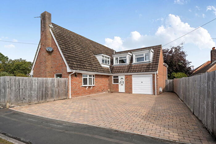4 Bedroom Detached House For Sale In Church Road, Pamber Heath, RG26