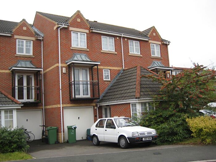 4 Bedroom Town House To Rent In Troy Close, Headington, OX3