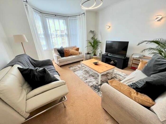 2 Bedroom Flat To Rent In Arterberry Road, West Wimbledon, London, SW20