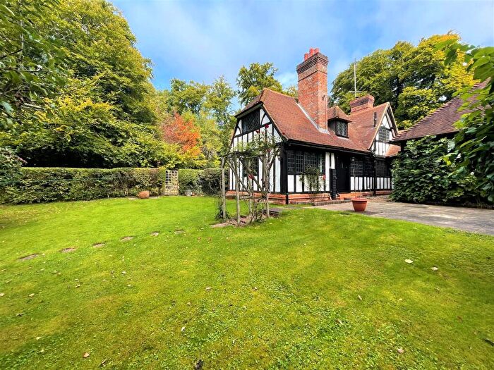 4 Bedroom Barn Conversion To Rent In Checkendon, South Oxfordshire, RG8