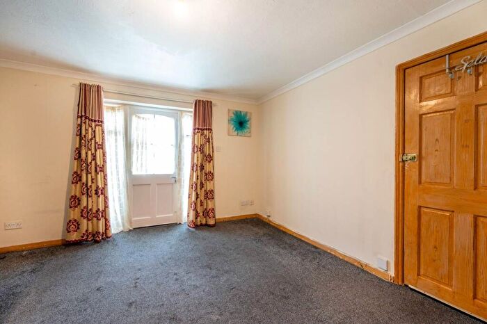 2 Bedroom Semi Detached House To Rent In Vale Road, Upton Park, London, E7