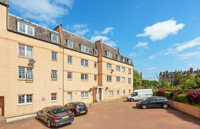 2 Bedroom Flat To Rent In Hermand Crescent, Edinburgh, EH11