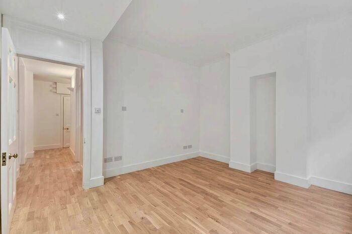 2 Bedroom Flat To Rent In Dorset Street, London, W1U