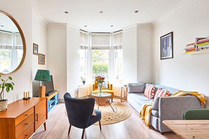 2 Bedroom Flat For Sale In Ferme Park Road, London, N4