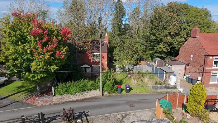 3 Bedroom Semi-Detached House For Sale In Hilltop Road, Oakengates, Telford, Shropshire, TF2