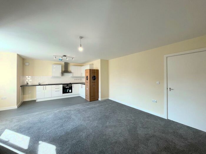 2 Bedroom Ground Flat To Rent In Joinery Place St. Mark's Place, RM10