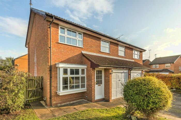 3 Bedroom Semi-Detached House To Rent In Fordham Way, Lower Earley, Reading, RG6