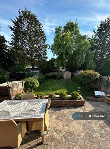 4 Bedroom Semi-Detached House To Rent In London, London, SE9