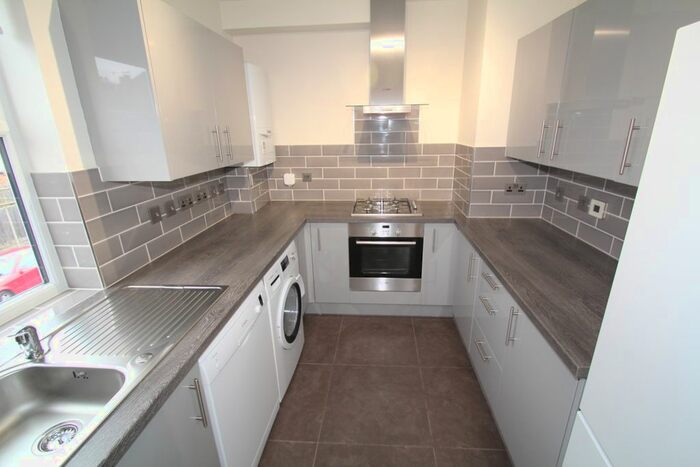 2 Bedroom Flat To Rent In Welldon Crescent, Harrow-On-The-Hill, Harrow, HA1