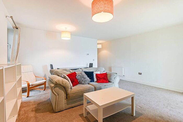 2 Bedroom Flat To Rent In Erebus Drive, Woolwich, London, SE28