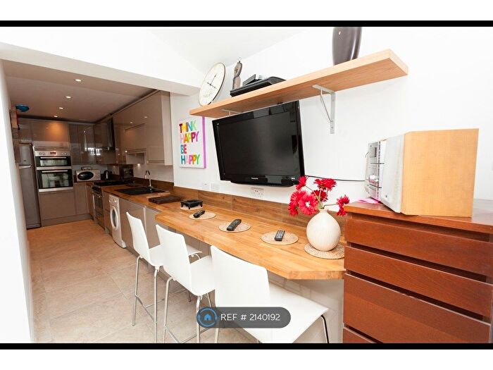 6 Bedroom Terraced House To Rent In Newmarket Road, Cambridge, CB5